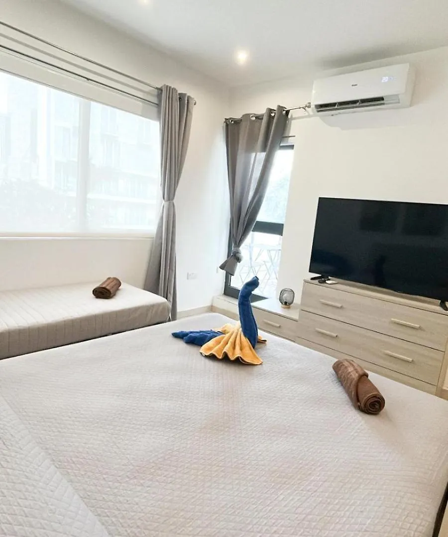 100M From Paceville Apartment Saint Julian's